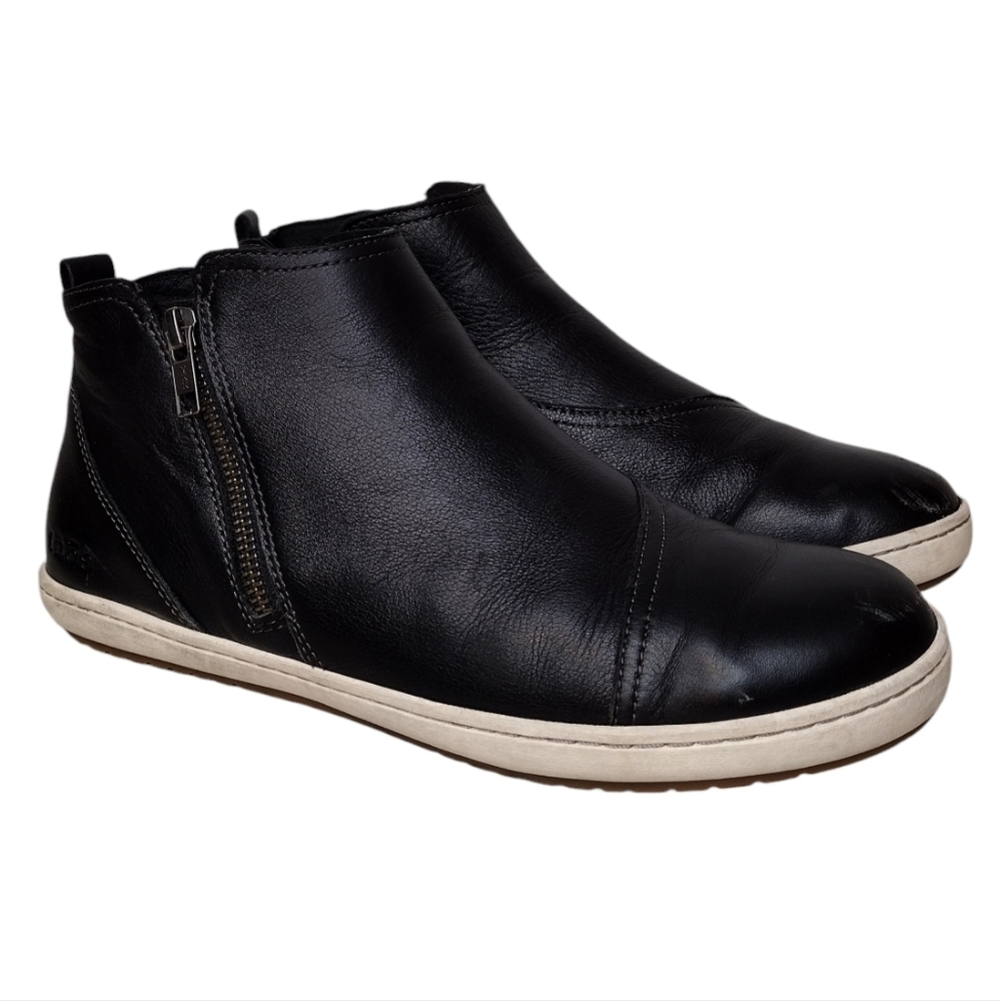 Taos Footwear Black Leather Side-Zip Ankle Boots with White Sole